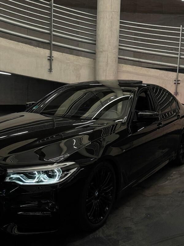 Schwarz Gebraucht 2017 BMW 530 Sport Line Limousine | 33.500 € - Bild 1/4