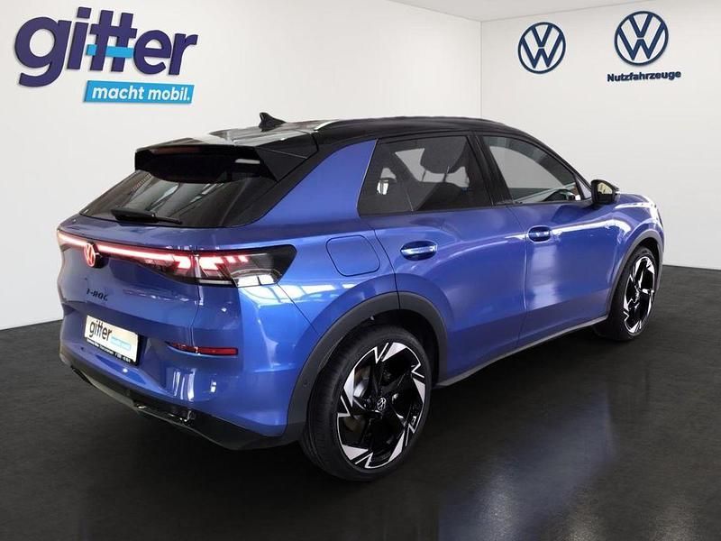 Neu VW T-Roc R-line 150 PS (110 kW) 2025 Celestial blue metallic SUV