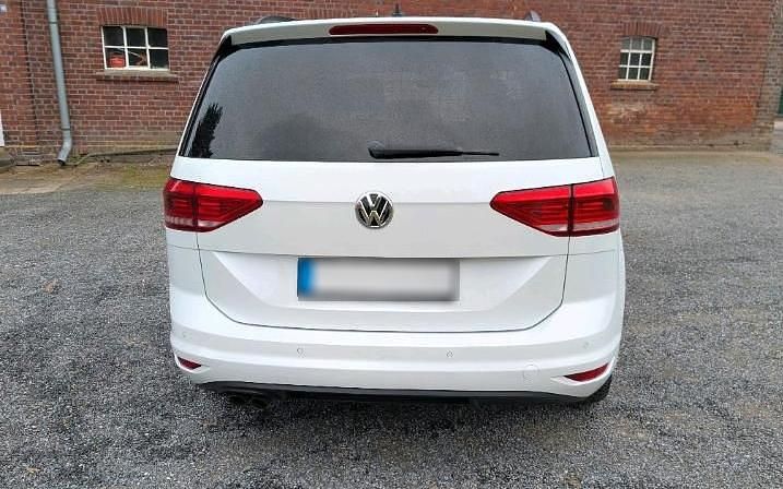 Gebraucht VW Touran Highline 150 PS (110 kW) 2016 Weiß Van / Kleinbus