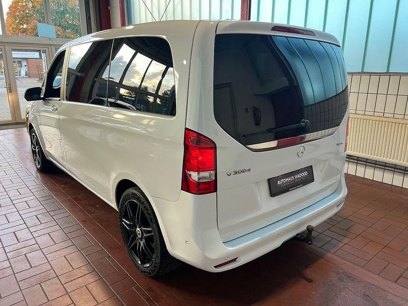 Gebraucht Mercedes V300 Edition 237 PS (174 kW) 2021 Weiß Van / Kleinbus