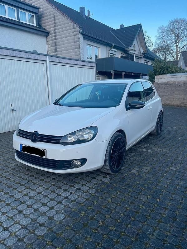 Gebraucht VW Golf 160 PS (117 kW) 2009 Weiß Coupé