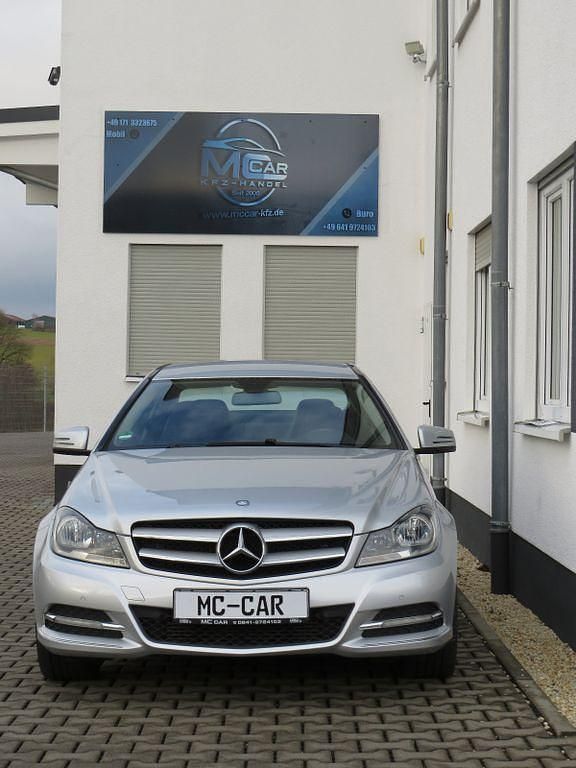 Gebraucht Mercedes C180 156 PS (114 kW) 2012 Silber Coupé