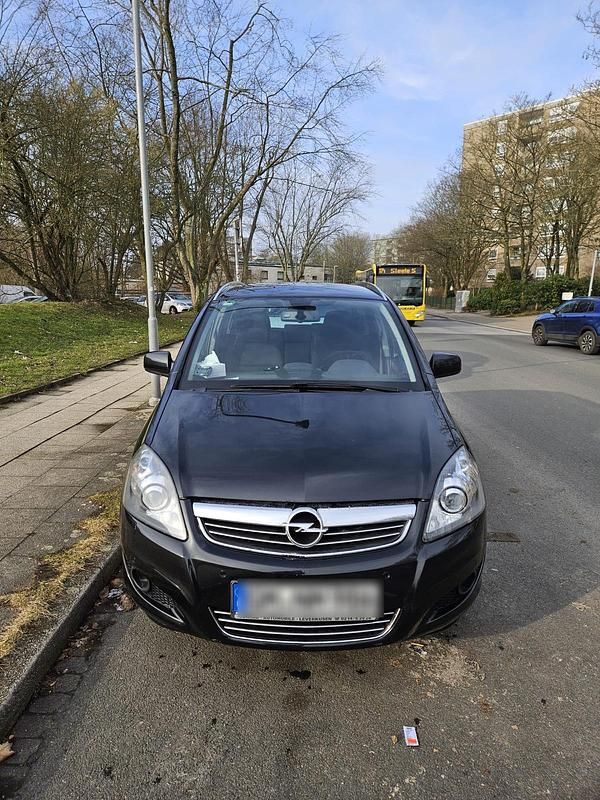 Gebraucht Opel Zafira 125 PS (91 kW) 2012 Schwarz Van / Kleinbus