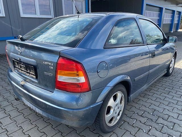 Second-hand Opel Astra 75 CP (55 kW) 1999 Albastru Berlinǎ