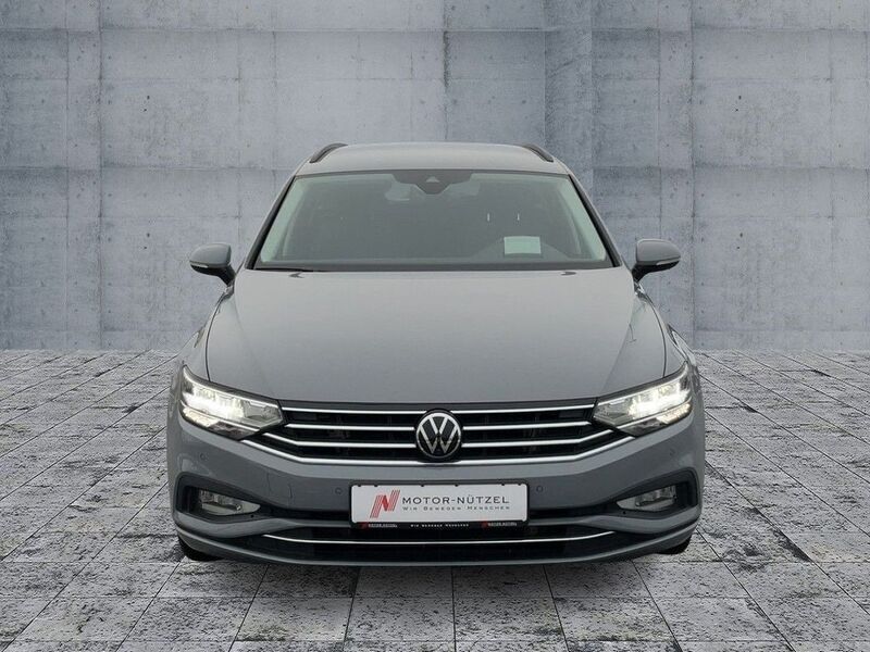 Gebraucht VW Passat Business 200 PS (147 kW) 2023 Grau Kombi