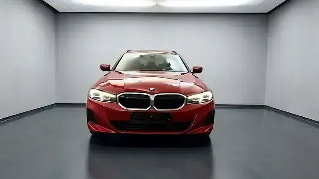 Używany BMW 320 Shadowline 190 KM (139 kW) 2023 Czerwony Sedan/Limuzyna
