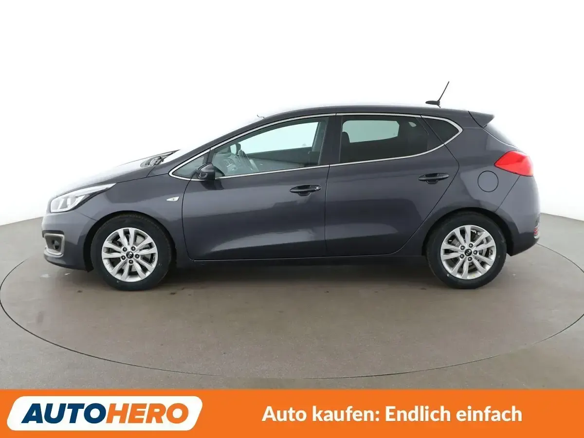 Gebraucht Kia Ceed DREAM-TEAM Edition 101 PS (74 kW) 2016 Grau Kleinwagen