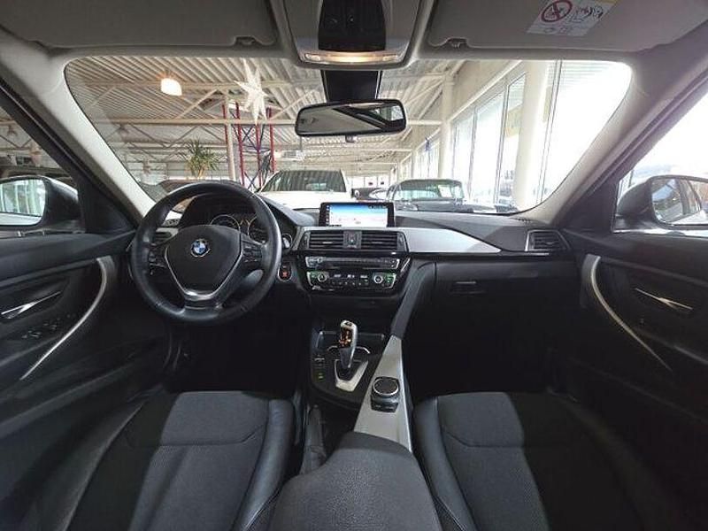 Gebraucht BMW 330 Advantage 258 PS (189 kW) 2018 Weiß Limousine