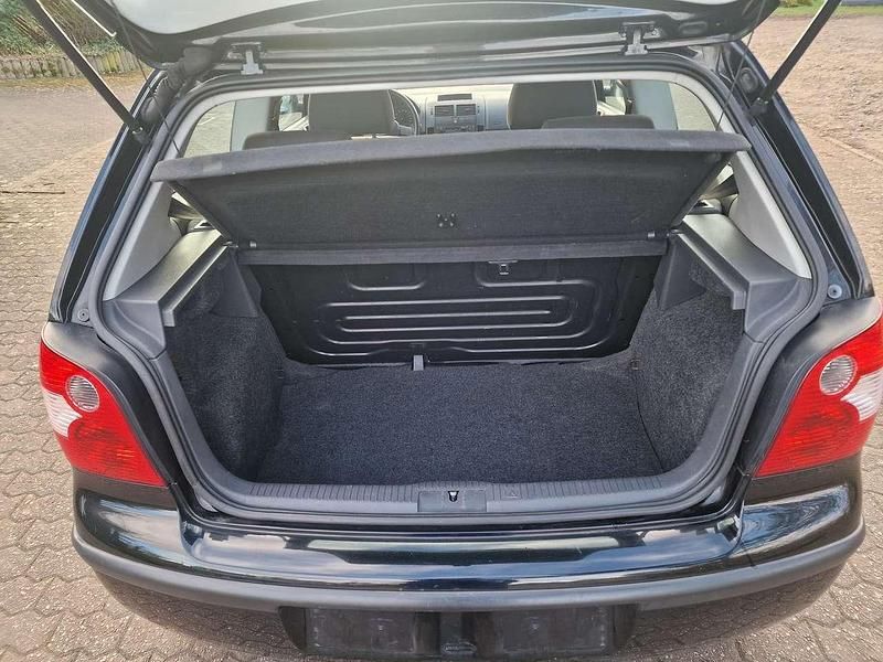 Gebraucht VW Polo Trendline 54 PS (39 kW) 2003 Schwarz Limousine