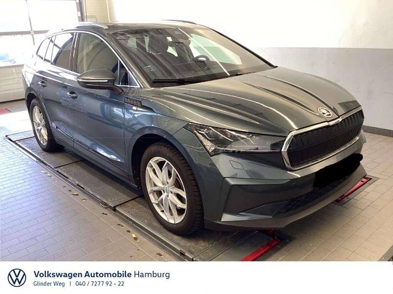 Quarzgrau metallic Gebraucht 2021 Skoda Enyaq iV Suite SUV | 29.690 € (Fairer Preis) - Bild 1/4