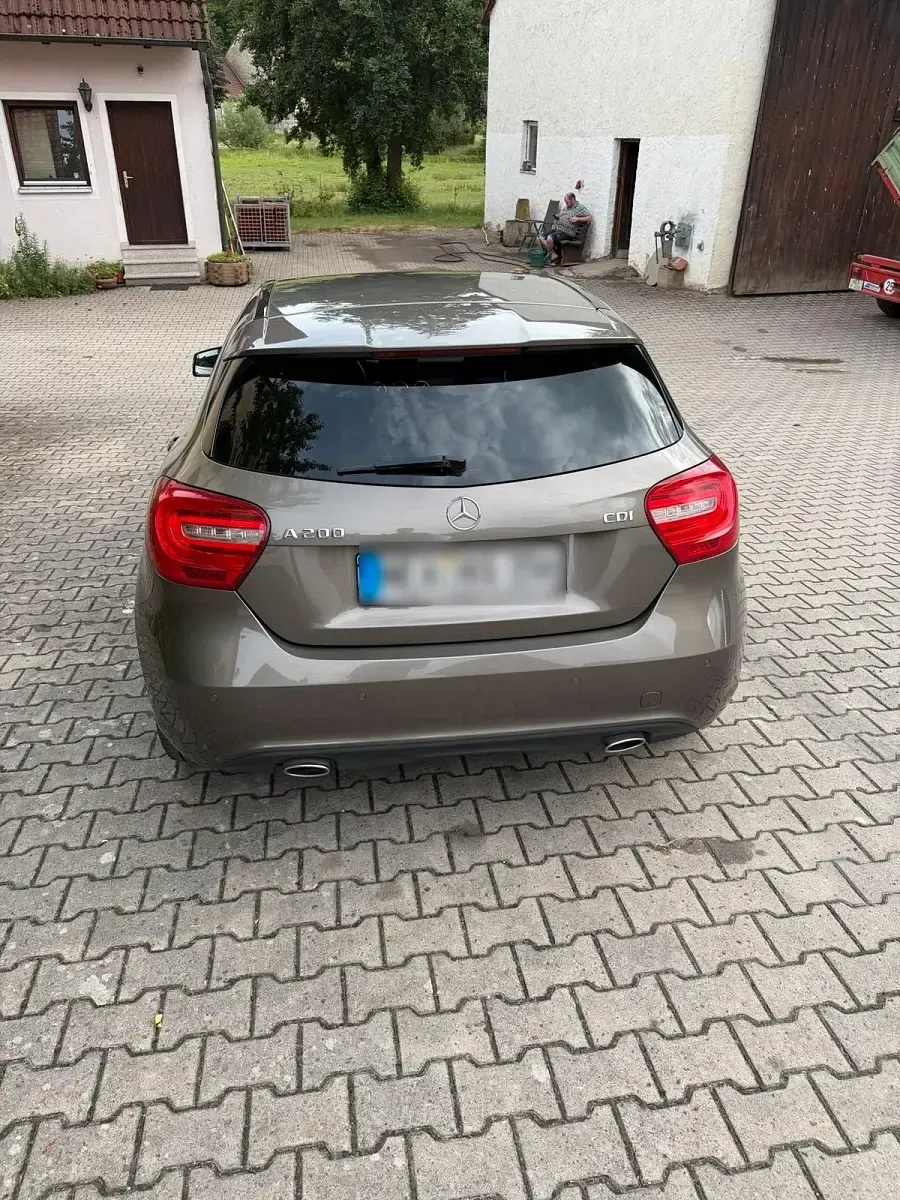 Gebraucht Mercedes A200 136 PS (100 kW) 2014 Braun Kleinwagen
