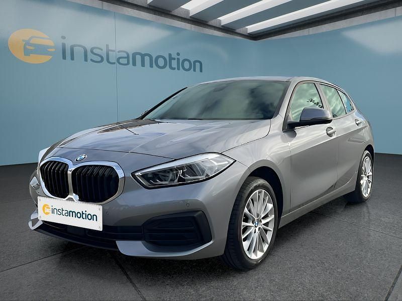 Grau Gebraucht 2023 BMW 118 Advantage Kleinwagen | 24.649 € (Teuer) - Bild 1/4