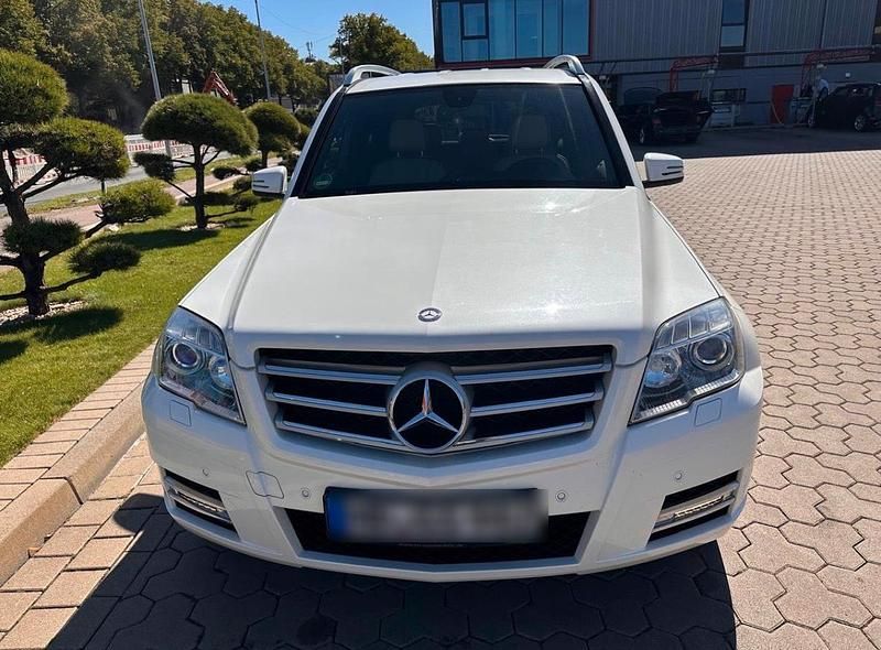 Weiß Gebraucht 2011 Mercedes GLK220 SUV | 9.500 € (Guter Preis) - Bild 1/4