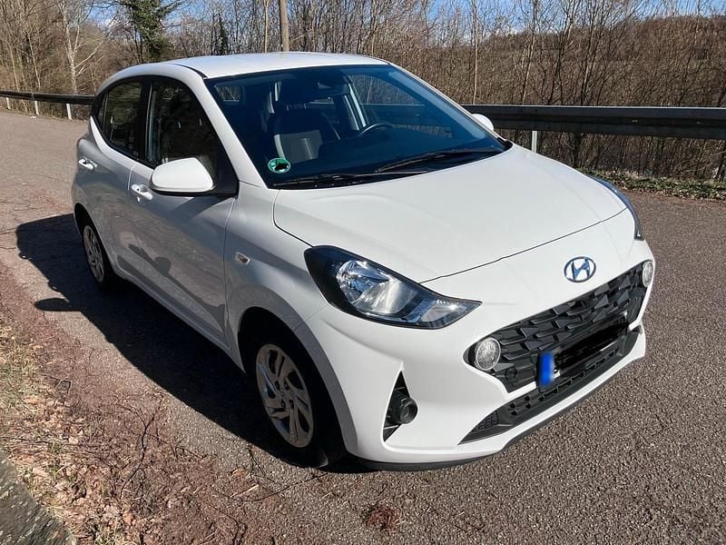 Gebraucht Hyundai i10 Select 67 PS (49 kW) 2021 Weiß Kleinwagen