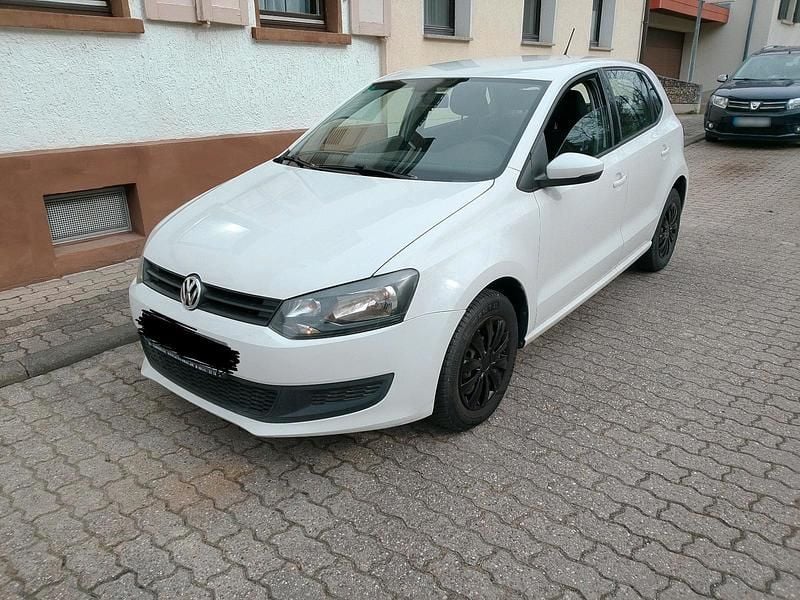 Gebraucht VW Polo 75 PS (55 kW) 2014 Weiß Kleinwagen
