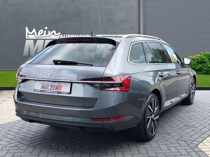 Gebraucht Skoda Superb Style 150 PS (110 kW) 2024 Grau Limousine