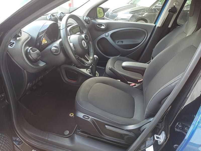 Gebraucht Smart ForFour Passion 71 PS (52 kW) 2018 Blau metallic Kleinwagen