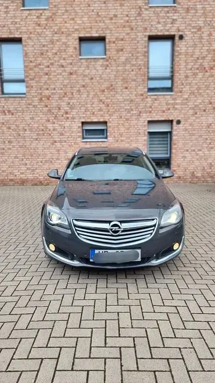 Gebraucht Opel Insignia 140 PS (102 kW) 2014 Grau Kombi
