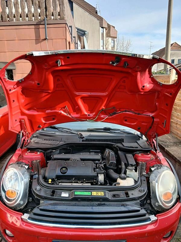 Usata Mini Cooper 90 CV (66 kW) 2010 Rosso Utilitaria