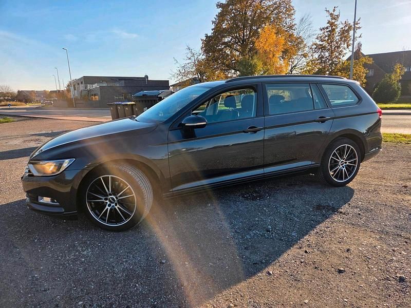 Gebraucht VW Passat 150 PS (110 kW) 2019 Grau Kombi