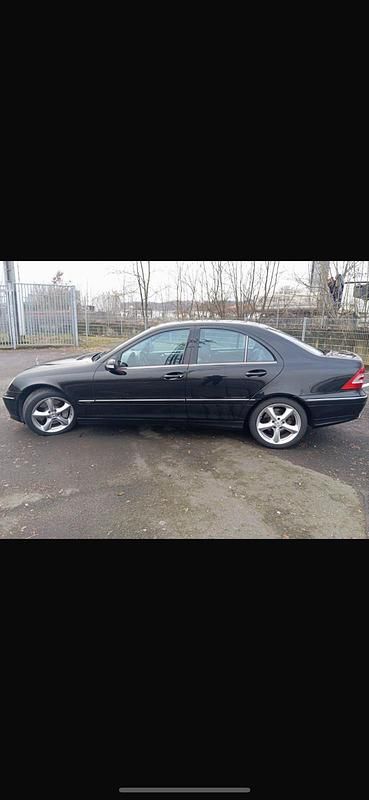 Schwarz Gebraucht 2005 Mercedes C230 Limousine | 2.500 € (Fairer Preis) - Bild 1/4