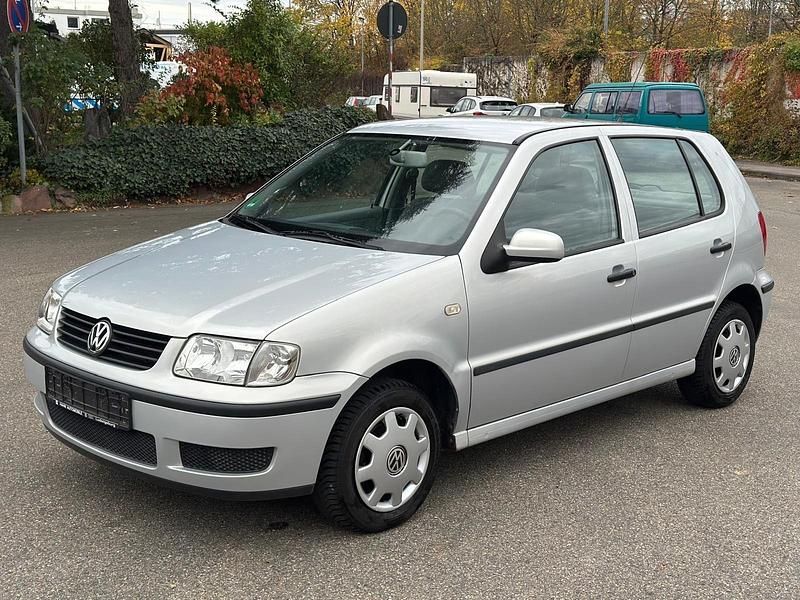 Silber Gebraucht 2000 VW Polo Basis Kleinwagen | 1.990 € (Fairer Preis) - Bild 1/4