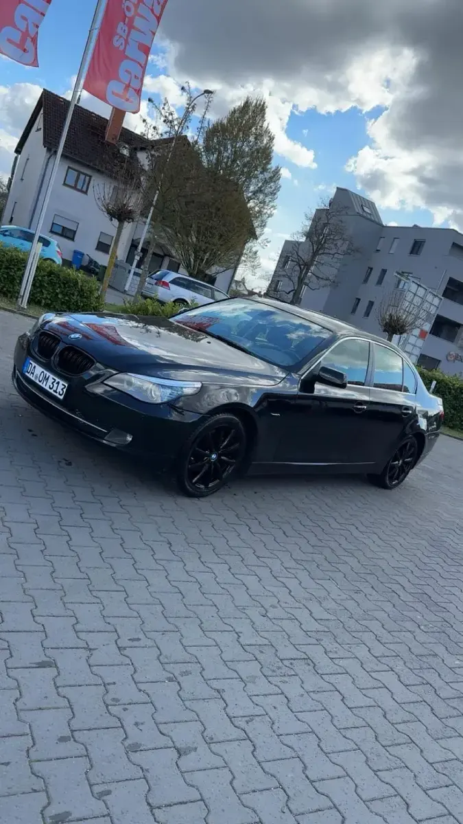 Gebraucht BMW 523 190 PS (139 kW) 2008 Schwarz Limousine