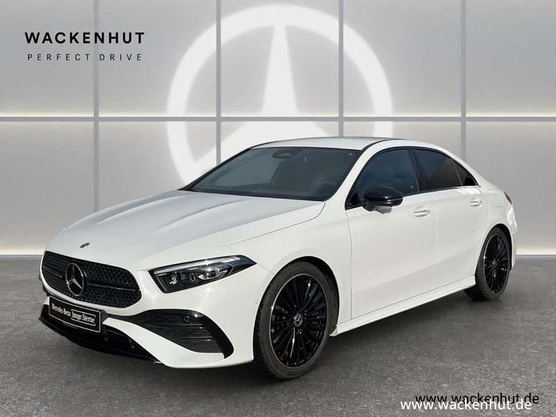Gebraucht Mercedes A250 AMG 305 PS (224 kW) 2023 Weiss Limousine