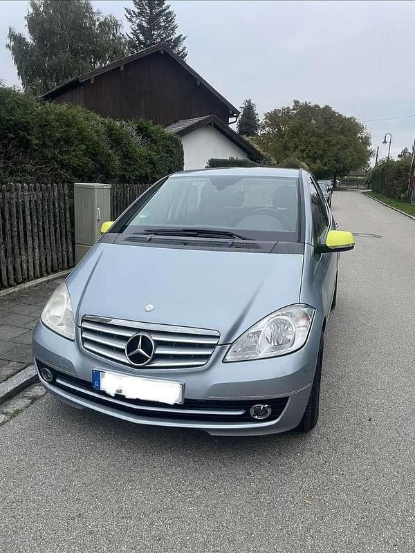 Blau Gebraucht 2008 Mercedes A180 Elegance Kleinwagen | 2.650 € (Guter Preis) - Bild 1/4