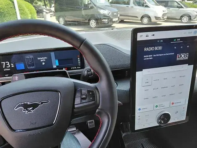 Gebraucht Ford Mustang Mach-E Basis 197 kW (269 PS) 2022 Schwarz SUV