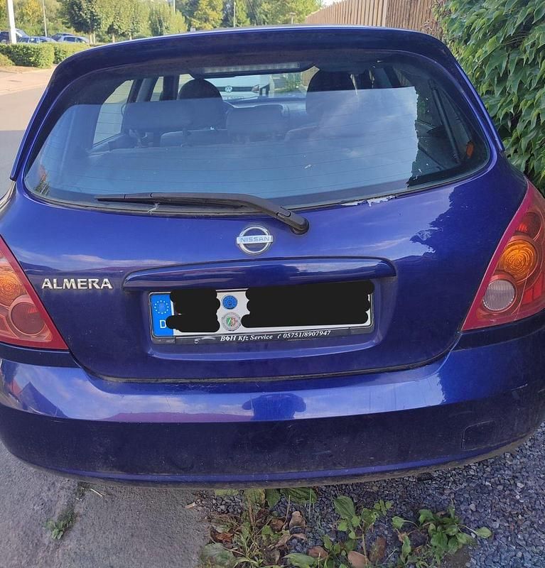 Blau Gebraucht 2004 Nissan Almera Visia Limousine | 500 € (Superpreis) - Bild 1/4