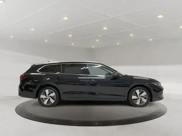 Gebraucht VW Passat Business 150 PS (110 kW) 2025 Schwarz Limousine