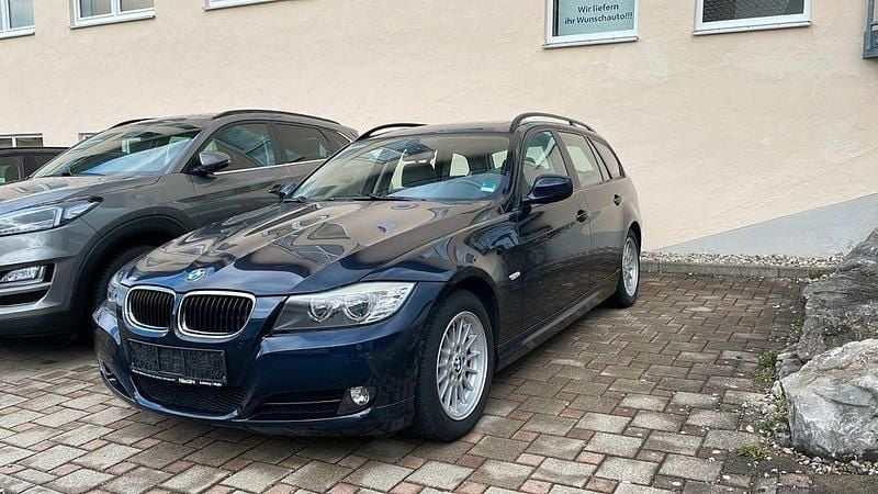 Gebraucht BMW 318 143 PS (105 kW) 2008 Blau Kombi