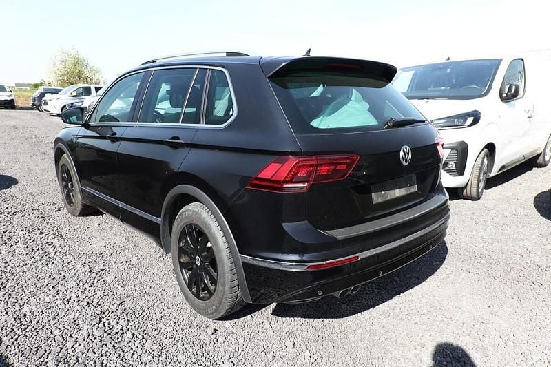 Gebraucht VW Tiguan Highline 150 PS (110 kW) 2018 Deep black perleffekt SUV