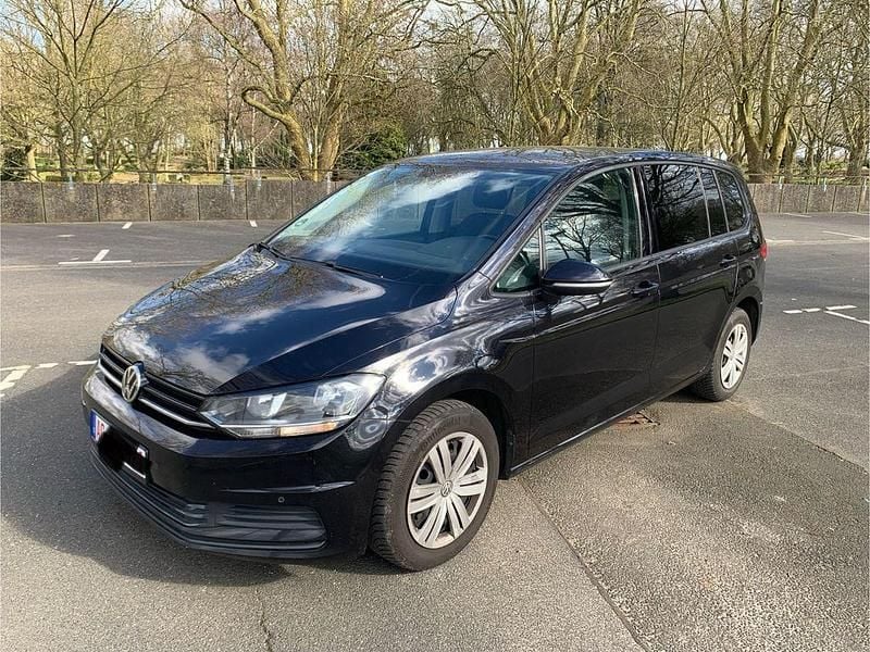 Gebraucht VW Touran 116 PS (85 kW) 2018 Schwarz Van / Kleinbus