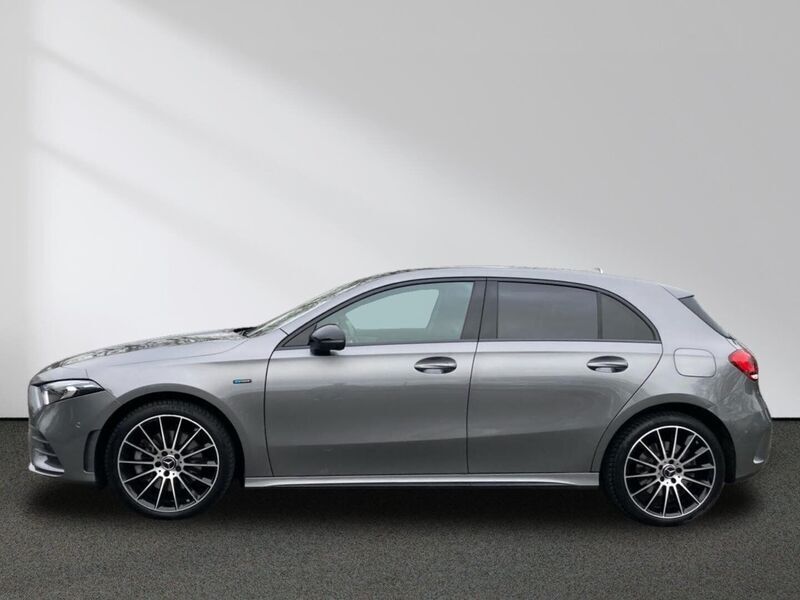 Gebraucht Mercedes A250 AMG 160 PS (117 kW) 2021 Grau Kleinwagen