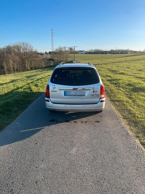 Gebraucht Ford Focus 131 PS (96 kW) 2002 Silber Kombi