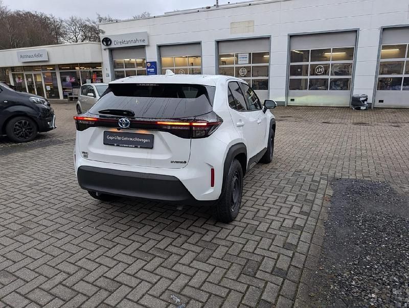 Gebraucht Toyota Yaris Cross Team 116 PS (85 kW) 2022 Super white 2 SUV