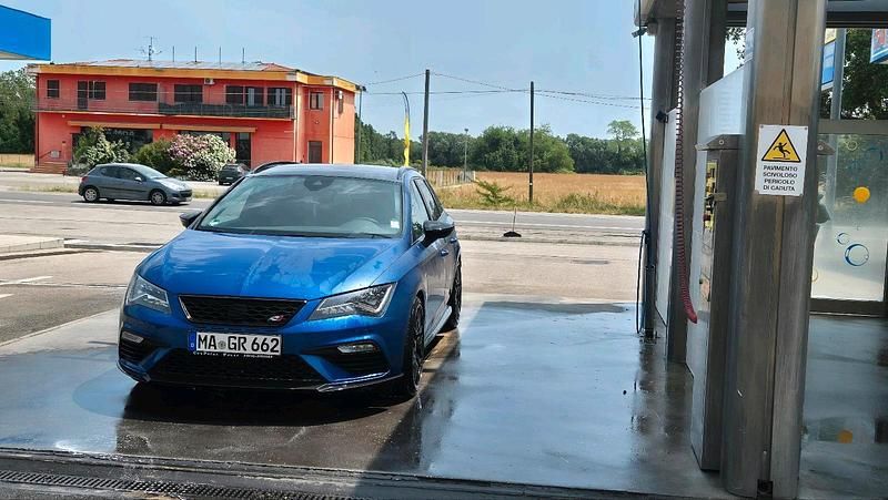Schwarz Gebraucht 2018 Cupra Leon Kombi | 32.000 € - Bild 1/4