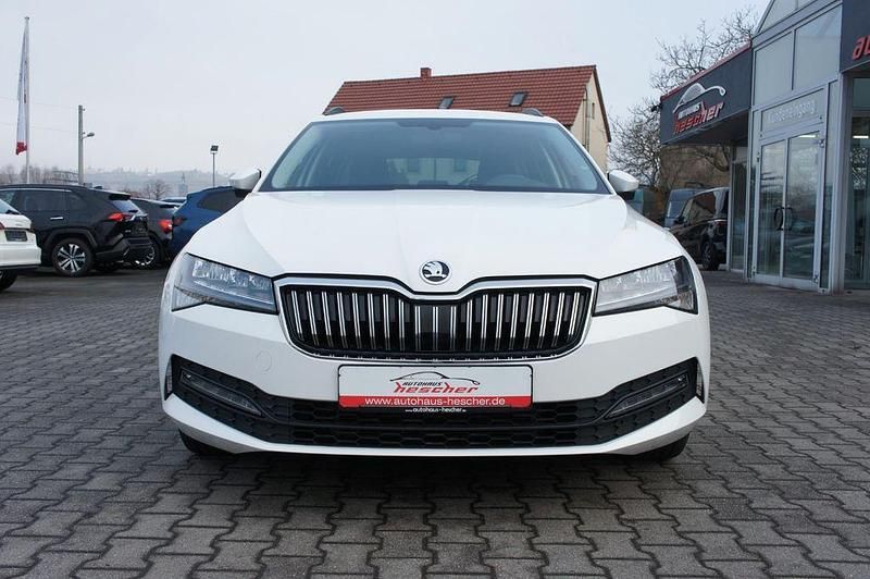 Gebraucht Skoda Superb Ambition 150 PS (110 kW) 2020 Weiß Kombi
