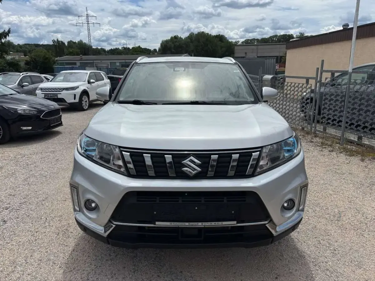 Gebraucht Suzuki Vitara 140 PS (102 kW) 2019 Silber SUV