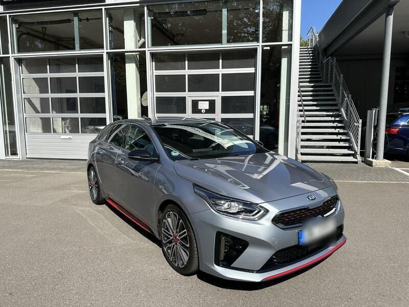 Grau Gebraucht 2020 Kia ProCeed Kleinwagen | 25.499 € (Fairer Preis) - Bild 1/4