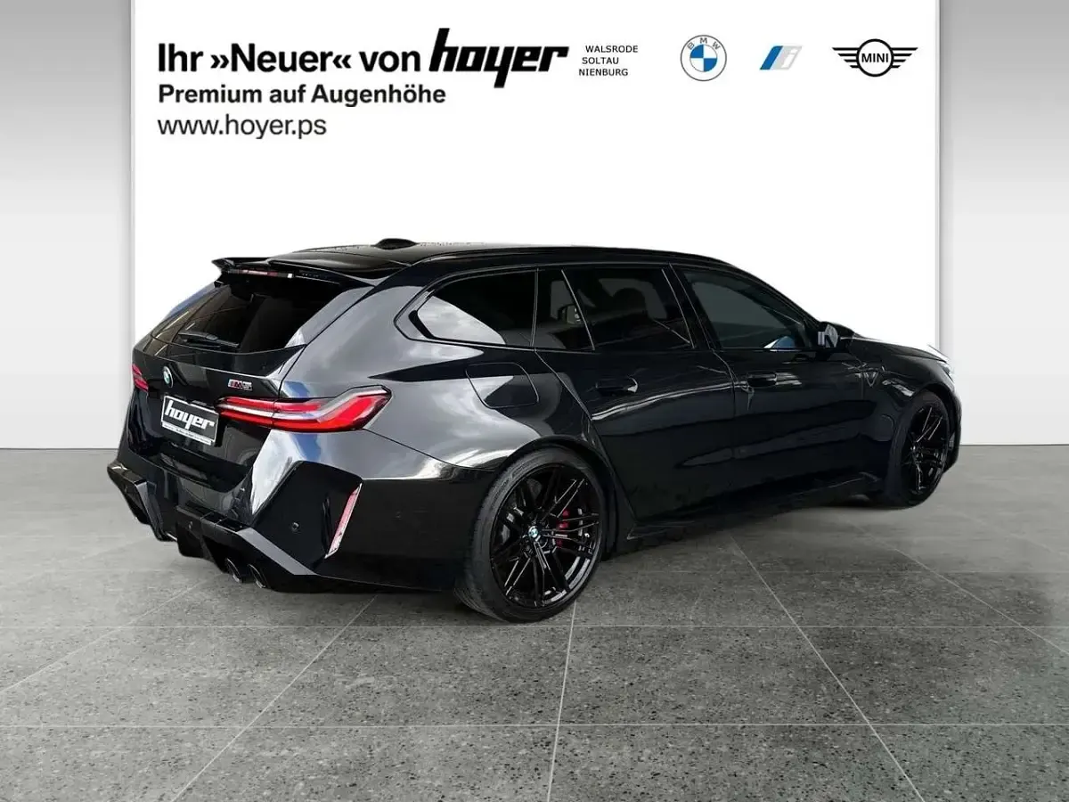 Gebraucht BMW M5 Sport Line 727 PS (534 kW) 2025 Saphirschwarz Kombi