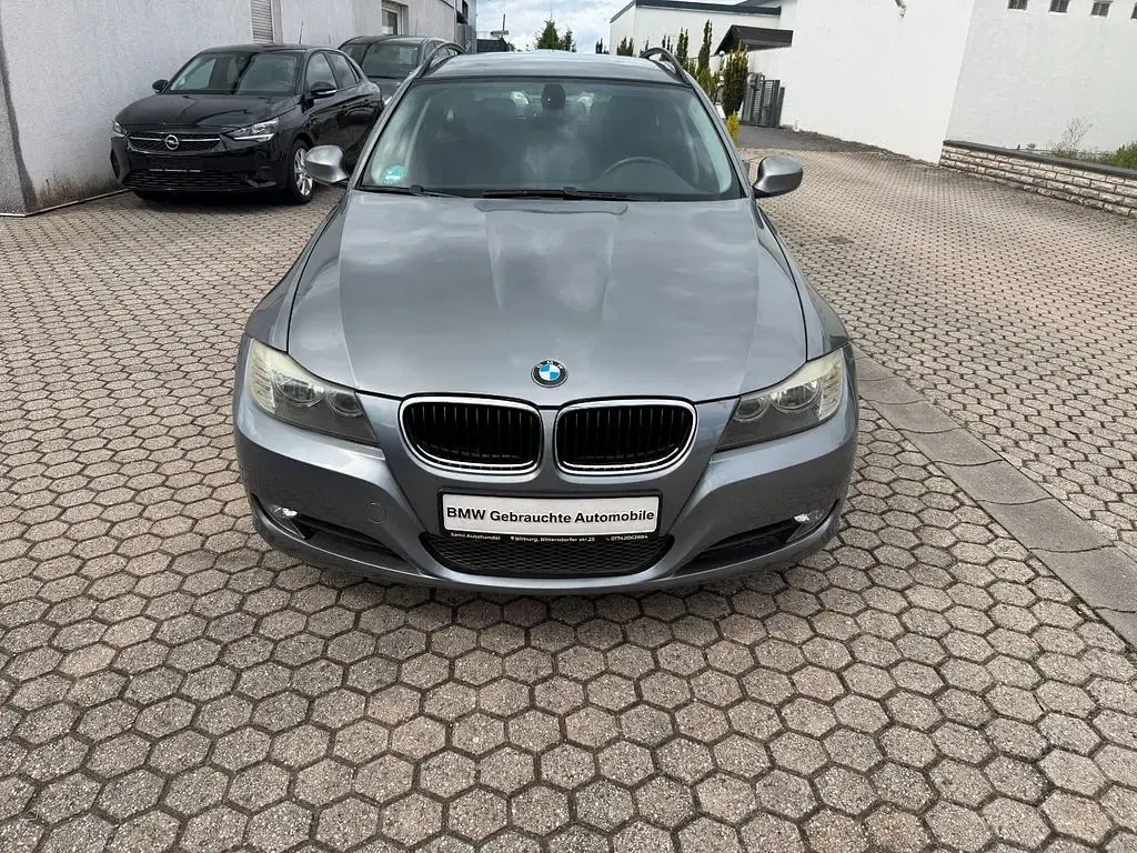 Gebraucht BMW 318 143 PS (105 kW) 2009 Grau Kombi