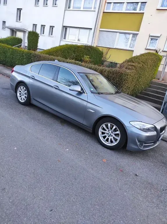 Gebraucht BMW 525 204 PS (150 kW) 2010 Grau Limousine