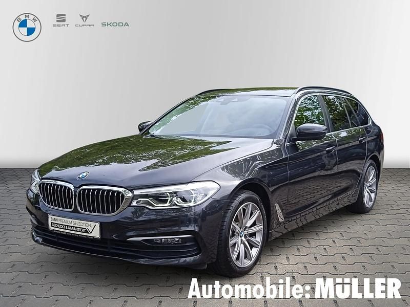 Grau Gebraucht 2019 BMW 520 Performance Kombi | 27.680 € (Fairer Preis) - Bild 1/4
