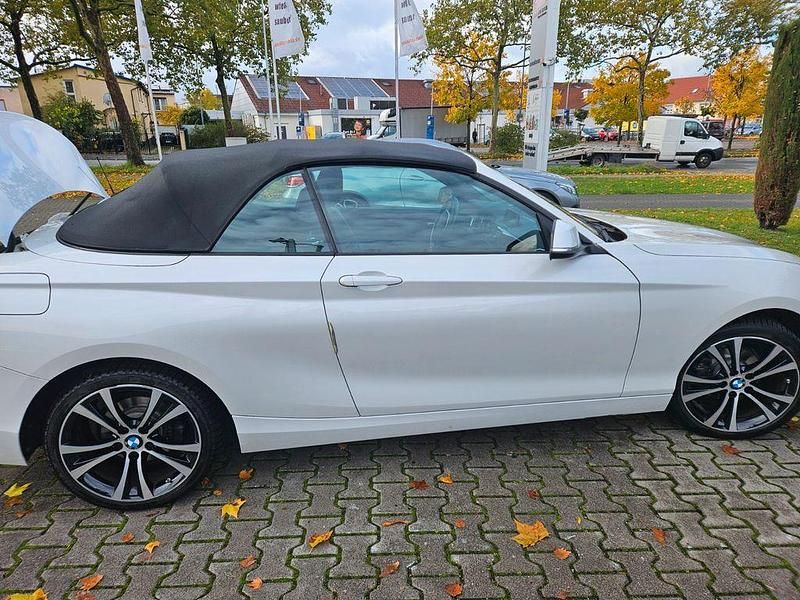 Gebraucht BMW 218 Sport Line 136 PS (100 kW) 2019 Weiß Cabrio