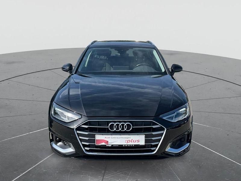Gebraucht Audi A4 Advanced Plus 163 PS (119 kW) 2022 Mythosschwarz metallic Kombi