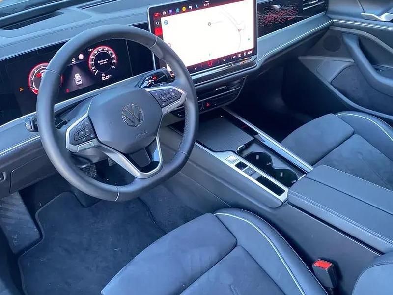 Gebraucht VW Passat Elegance 150 PS (110 kW) 2025 Graphite grau Kombi