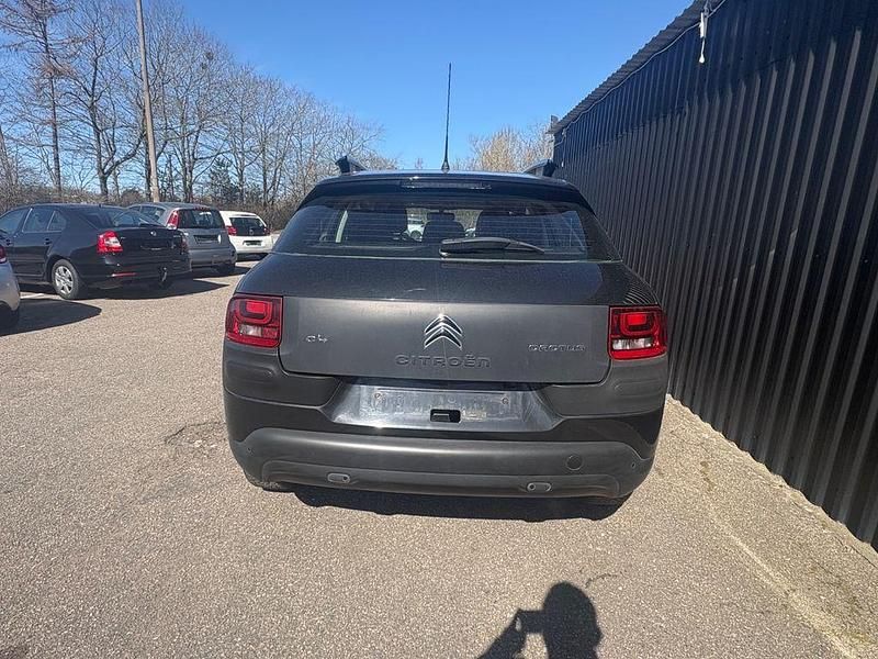 Gebraucht Citroën C4 Feel 99 PS (72 kW) 2016 Schwarz SUV